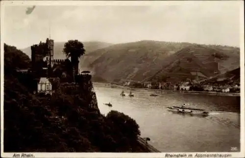 Ak Assmannshausen Rüdesheim am Rhein, Rheinlandschaft, Rheinschloss Rheinstein, Schiffe auf de...