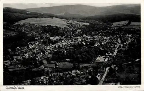 Ak Osterode in Niedersachsen, Blick auf den Ort, Fliegeraufnahme