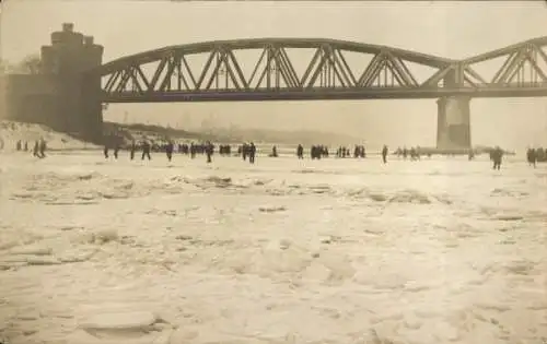 Foto Ak Mainz am Rhein, Kaiserbrücke, zugefrorener Rhein