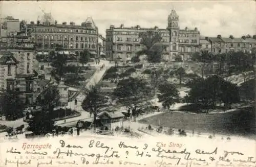 Ak Harrogate Yorkshire England, Historische Ansicht von  The Stray, Gebäude im Hintergrund