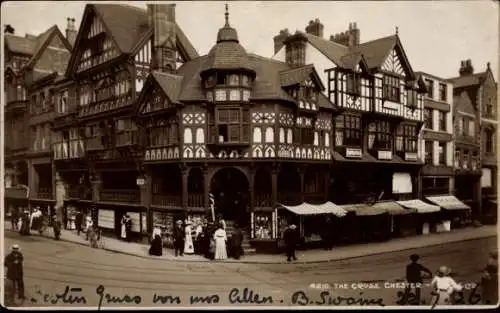 Ak Chester Cheshire England, Historisches Gebäude, Architektur, Menschen auf der Straße, Postk...