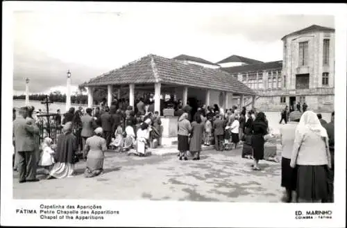 Ak Cova da Iria Fatima Portugal, Kapelle der Erscheinungen, Menschenmenge, historische Archite...