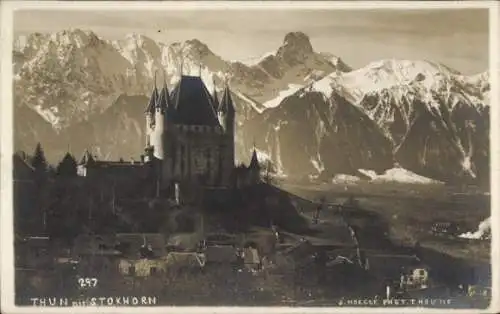 Ak Thun Kanton Bern Schweiz, Schloss  Stokhorn, Berge, historische Postkarte