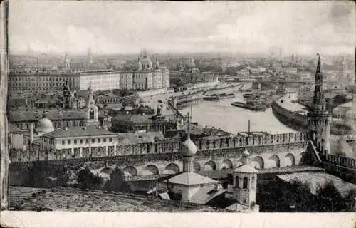 Ak Moskau Russland, Panorama von  Kreml, Flussansicht, historische Gebäude