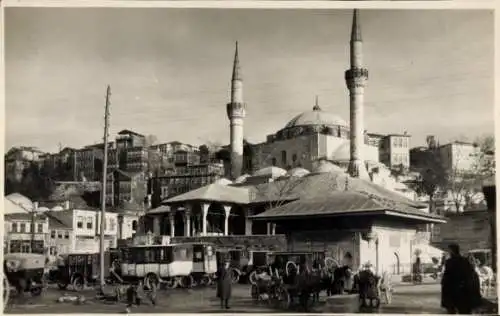 Foto Ak Konstantinopel Istanbul Türkei, Platz, Passanten, Moschee