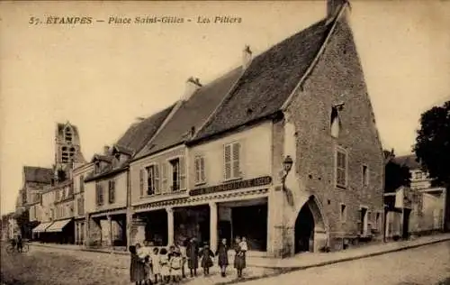 Ak Étampes Essonne, Place Saint-Gilles, Les Piliers