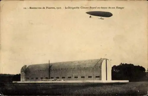 Ak Manoeuvres de Picardie 1910, Dirigéable Clément Bayard, Französisches Luftschiff