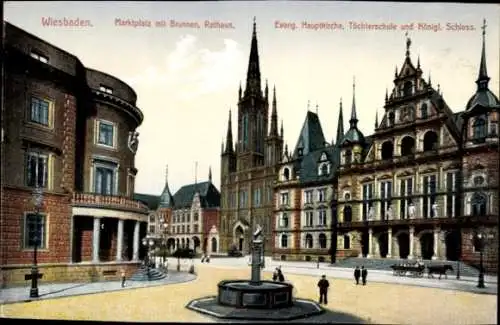 Ak Wiesbaden in Hessen, Marktplatz mit Brunnen, Rathaus, evang. Hauptkirche, Tochterschule, Kö...