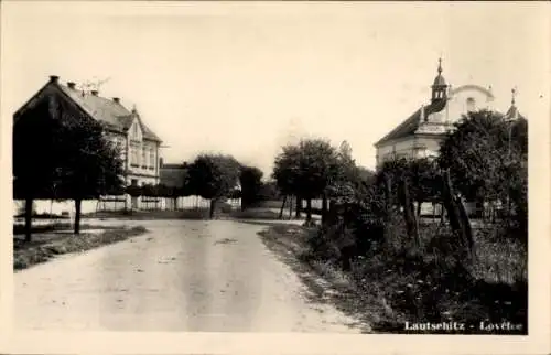 Ak Lovčice u Nového Bydžova Lautschitz Region Königgrätz, Straße, Kirche