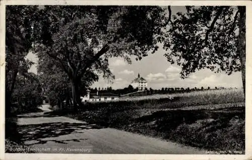 Ak Ravensburg in Württemberg Oberschwaben, Landschaftsbild, Schloss im Hintergrund, Wege, Bäume