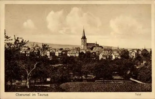 Ak Oberursel im Taunus Hessen, Stadtansicht mit Kirche, Häusern und Bäumen, schöne Landschaft