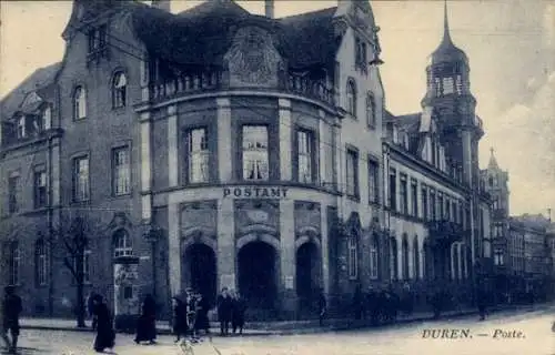 Ak Düren im Rheinland, Postamt,  historische Architektur, Menschen auf der Straße