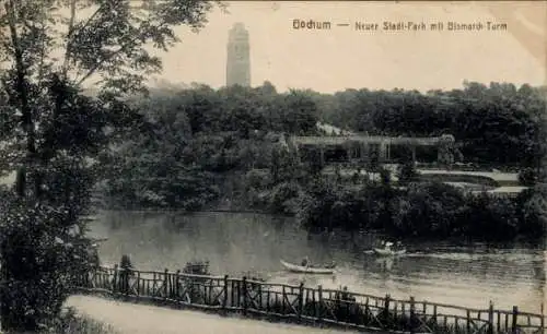 Ak Bochum im Ruhrgebiet, Neuer Stadt-Park, Bismarck-Turm, Wasserfläche, Bootfahrer