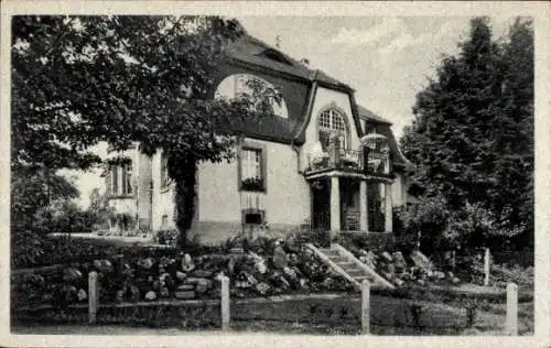 Ak Sasbach in der Ortenau, Haus des Direktors, schöne Villa mit Garten, keine Personen sichtbar