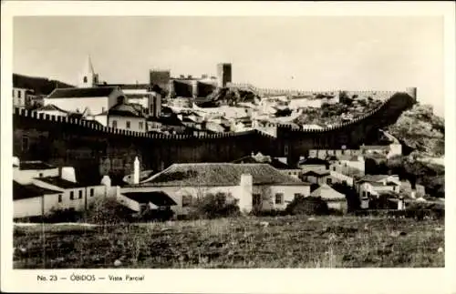 Ak Óbidos Portugal, Historische Stadtmauer, alte Häuser, Kirche, bergige Landschaft