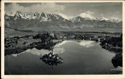 Ak Bled Veldes Slowenien, Schneebedeckte Berge, Bledsee, Inselkirche, idyllische Landschaft