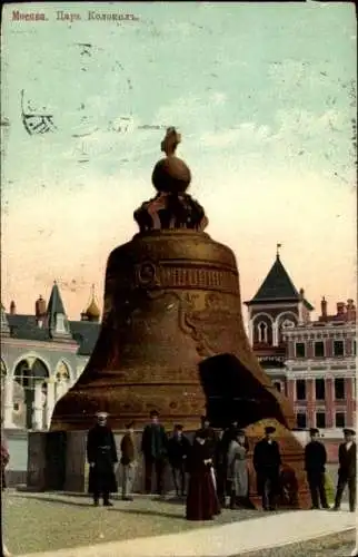 Ak Moskau Russland, Zarenglocke, Menschen, Gebäude im Hintergrund