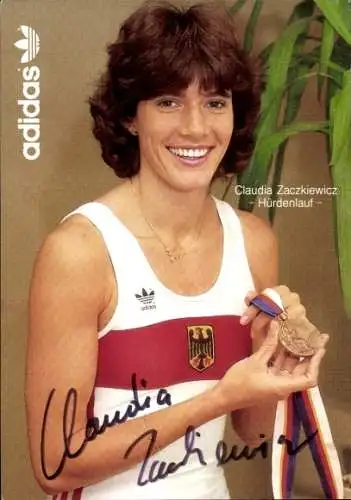 Ak Deutsche Hürdenläuferin Claudia Zaczkiewicz, Portrait, Addidas, Autogramm, Medaille