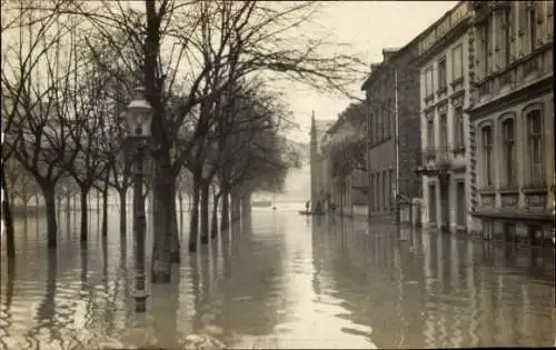 Foto Ak Koblenz am Rhein, Überschwemmung, überschwemmte Allee