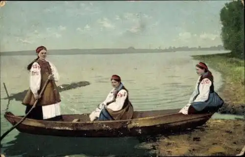 Ak Frauen in ukrainischer Tracht, Ruderboot, Fluss