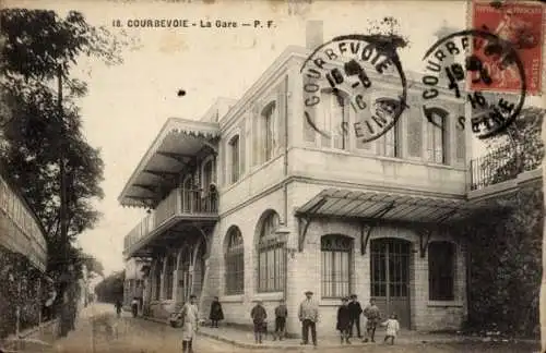 Ak Courbevoie Hauts de Seine, La Gare