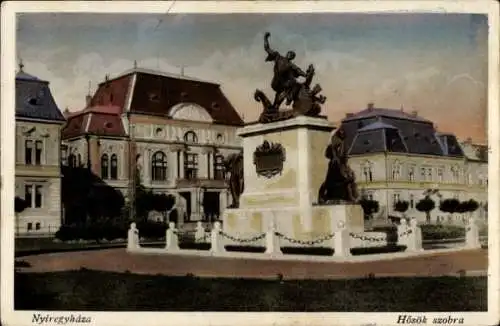 Ak Nyíregyháza Birkenkirchen Ungarn, Statue, Hősök szobra