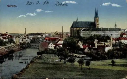 Ak Görlitz in der Lausitz, Stadtansicht, Fluss, Brücke, Kirchengebäude, Bäume, Häuser