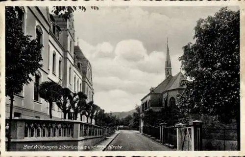 Ak Bad Wildungen in Nordhessen, Liboriushaus und Kath. Kirche