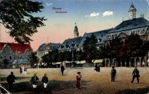 Ak Hanau am Main, Marktplatz, historische Architektur, Menschen, schöne Farben