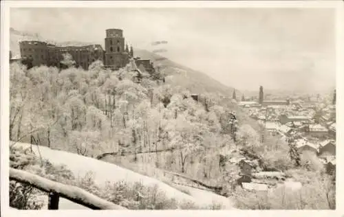 Ak Heidelberg am Neckar, Schneelandschaft, Schloss auf dem Hügel, Stadt im Hintergrund