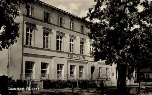 Ak Lauterbach Putbus auf der Insel Rügen, Hotel am Hafen