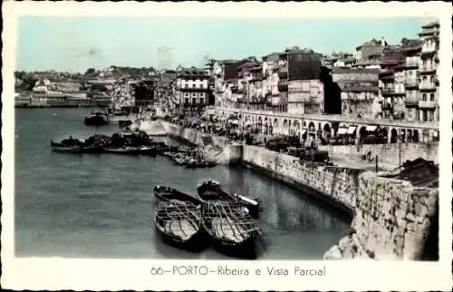 Ak Oporto Porto Portugal, Hafenansicht von  bunte Häuser, Boote im Wasser