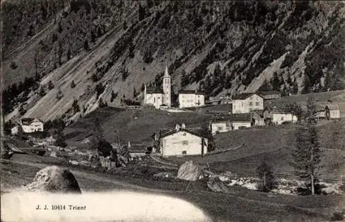 Ak Trento Trient Südtirol, Landschaftsaufnahme von  Gebäude und Kirche sichtbar, Berge im Hint...