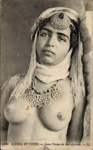 Ak Algerien, Maghreb, Barbusige Frau, Halskette