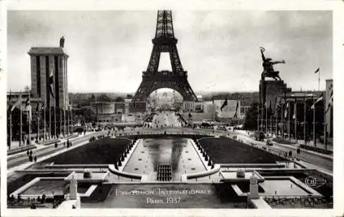 Ak Paris VII, Der Eiffelturm, Eiffelturm, Internationale Ausstellung 1937