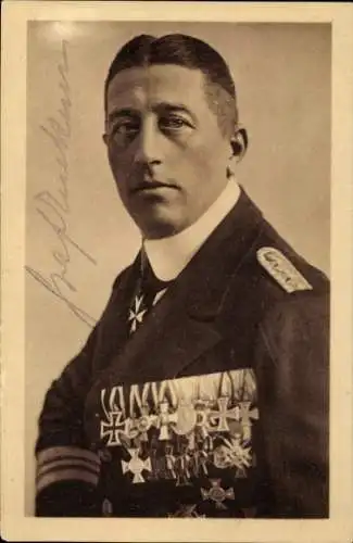 Foto Ak Felix Graf von Luckner, Kommandant des Hilfskreuzers Seeadler, Autogramm