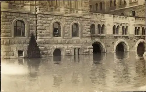 Foto Ak Koblenz am Rhein, Überschwemmung, überschwemmtes Gebäude