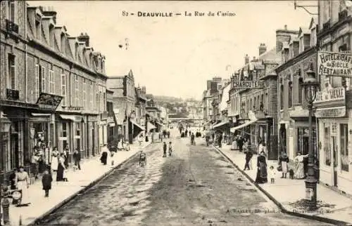 CPA Deauville sur Mer Calvados, Place Morny, Rue Gambetta