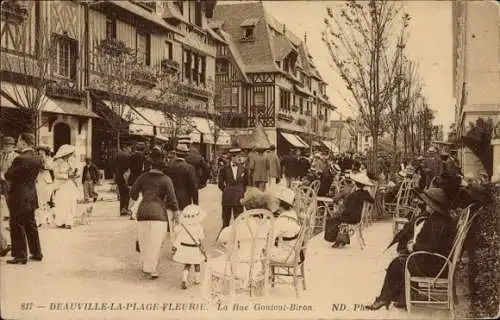 CPA Deauville La Plage Fleurie Calvados, Rue Gontout-Biron