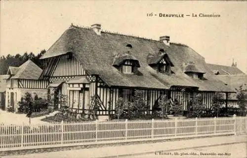 CPA Deauville La Plage Fleurie Calvados, Chaumiere