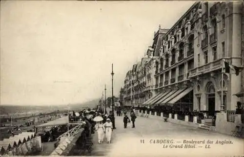 Ak Cabourg Calvados, Boulevard des Anglais, Grand Hotel