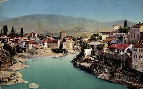 Ak Mostar Bosnien Herzegowina, Gesamtansicht, Römerbrücke