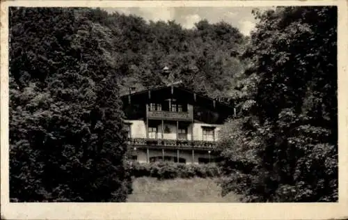Ak Bad Liebenstein im Thüringer Wald, Haus Feodora, großes Gebäude, von Bäumen umgeben, Schwar...
