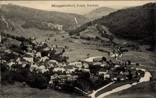 Ak Muggendorf Wiesenttal Fränkische Schweiz, Landschaftsblick auf Muggendorf, Fluss, Wohnhäuse...