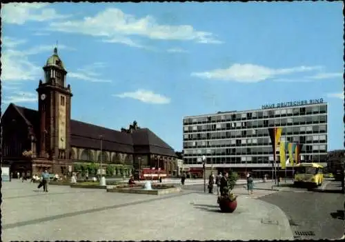 Ak Hagen in Westfalen, Haus Deutscher Ring, modernes Gebäude, historische Architektur, Persone...