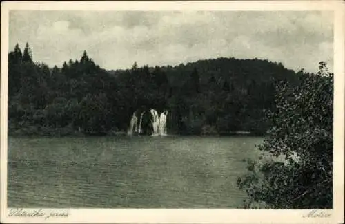 Ak Plitvice Kroatien, Plitvička jezera, Plitvicer Seen, Neberbergtes Wasser, Wasserfälle, Wald...