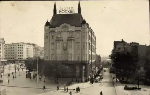 Ak Beograd Belgrad Serbien, Hotel Moskva, historische Architektur, Menschen auf der Straße