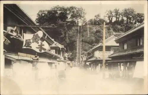 Ak Japan, Straßenpartie, Treppenaufgang