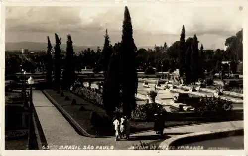 Ak São Paulo Brasilien, Jardin de Ypiranga, Parklandschaft, Bäume, Skulpturen, Bewohner