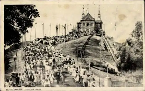 Ak Rio de Janeiro Brasilien, Festa da Penha, viele Menschen, Treppe, Kirchengebäude